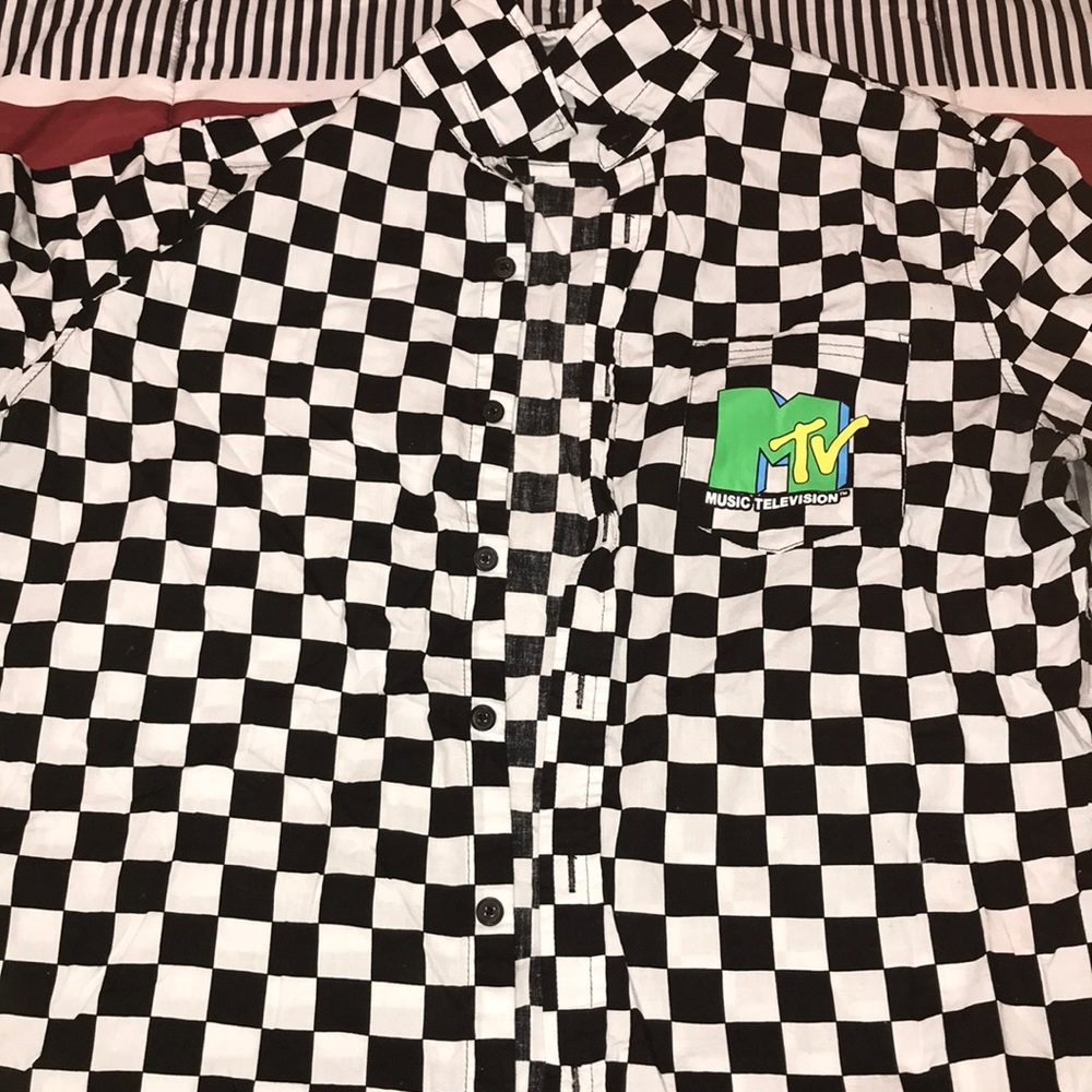 MTV button up